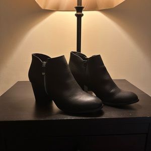 Black ankle boots - size 10